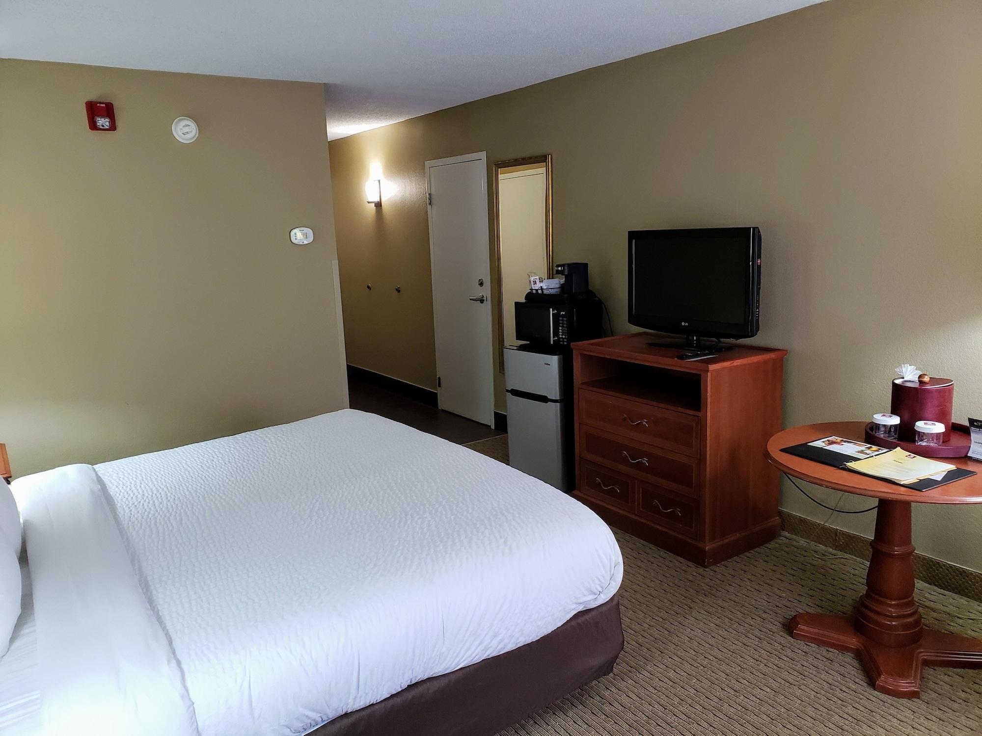 Clarion Hotel Conference Center - North Лексингтън Екстериор снимка