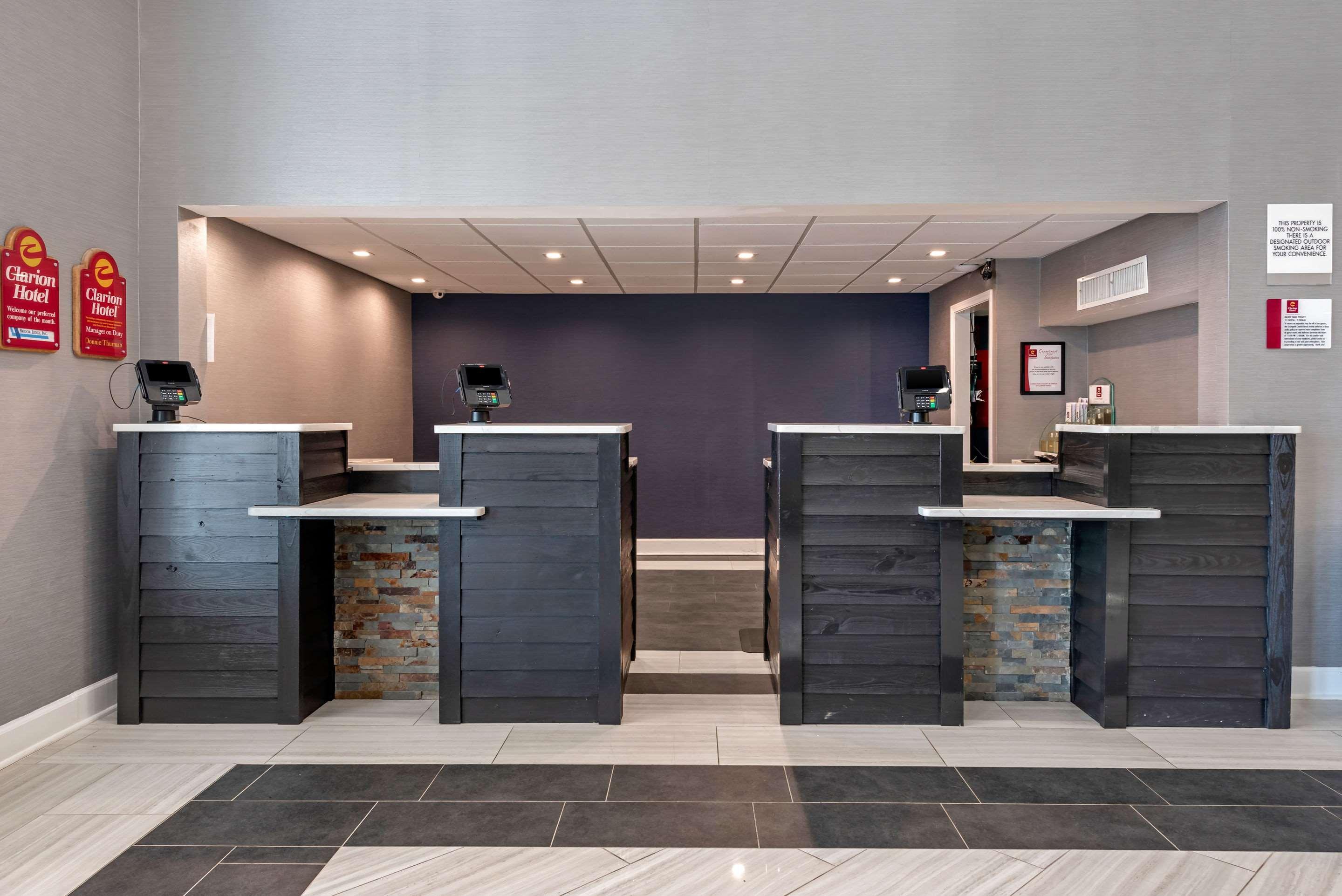 Clarion Hotel Conference Center - North Лексингтън Екстериор снимка