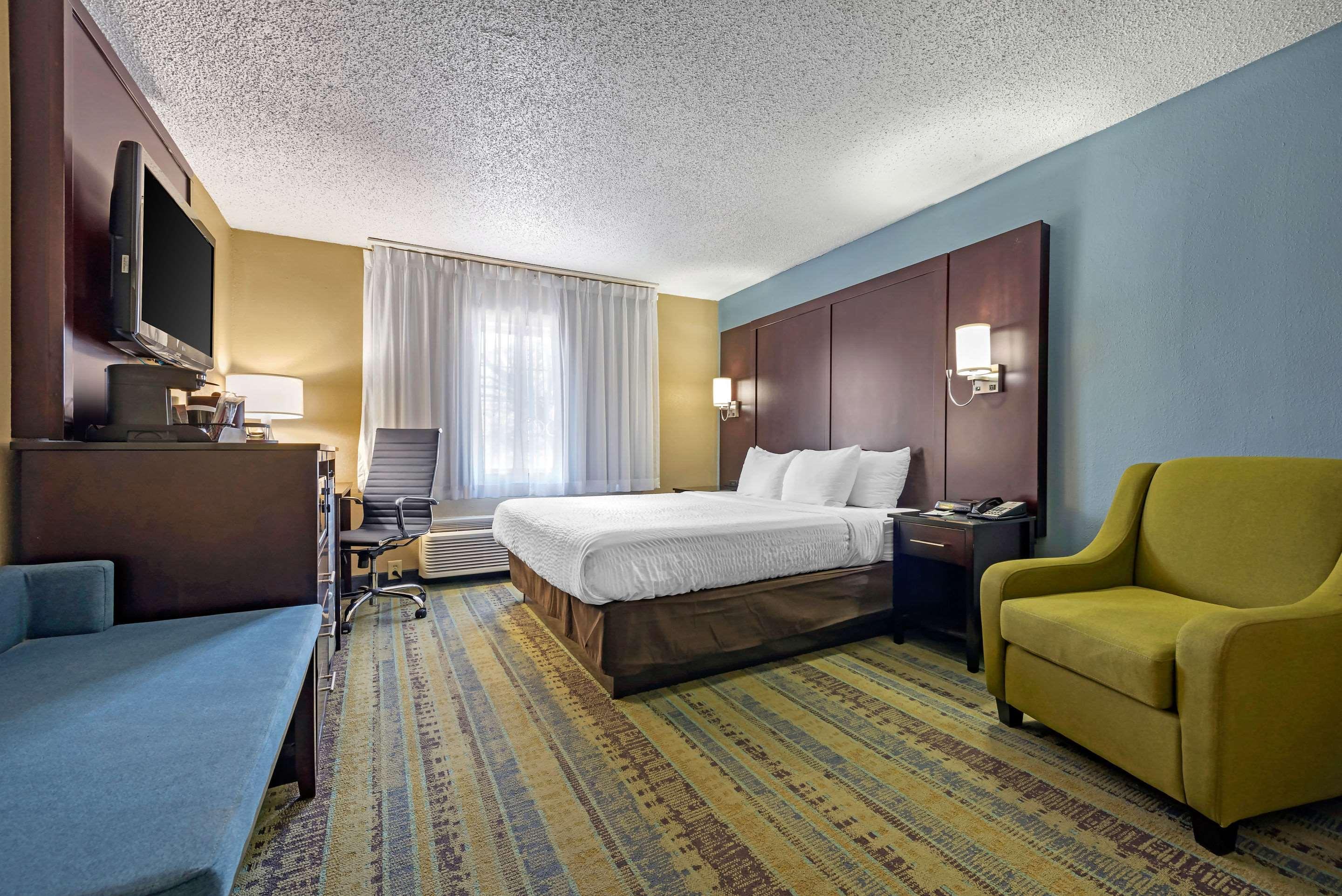 Clarion Hotel Conference Center - North Лексингтън Екстериор снимка